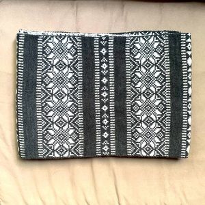 2/$25 Old Navy Charcoal Gray Fair Aisle Snowflake Scarf